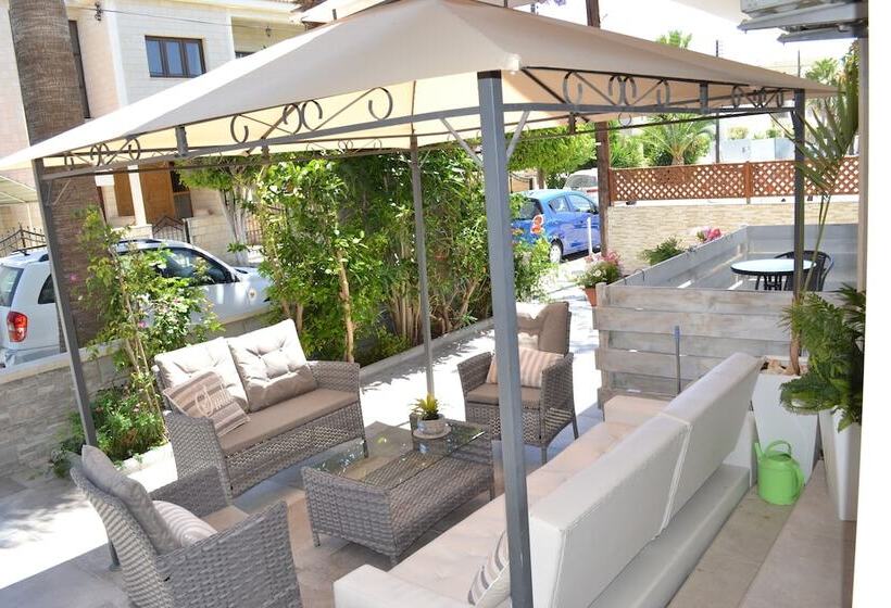 Marianna Hotel Apartments