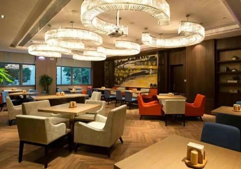 Hotelli Greentree Eastern Chaoyang Plaza