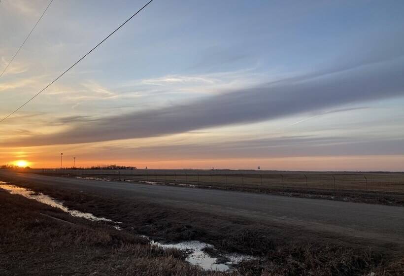 ホテル Meridian Inn & Suites Regina Airport