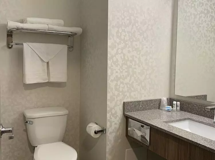 هتل Meridian Inn & Suites Regina Airport