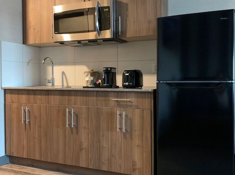 ホテル Meridian Inn & Suites Regina Airport