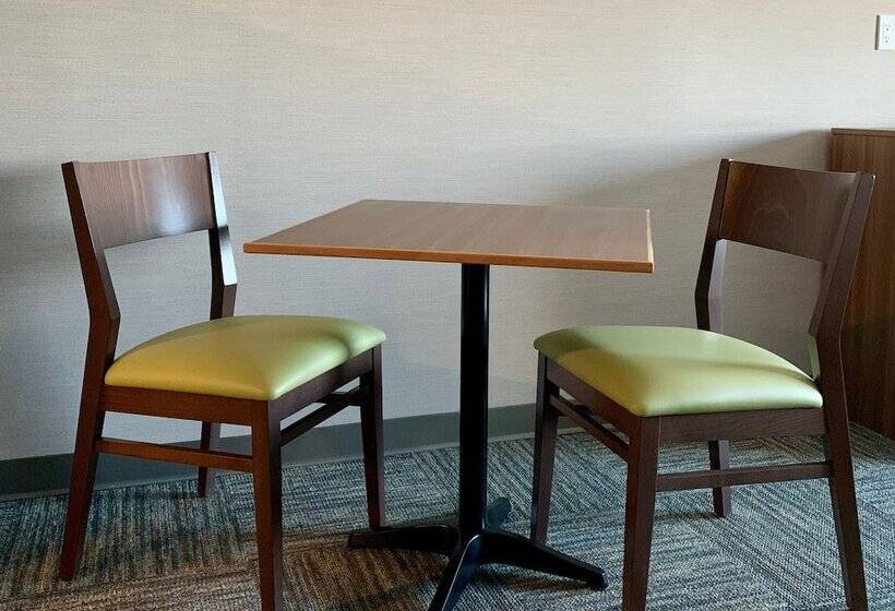 ホテル Meridian Inn & Suites Regina Airport