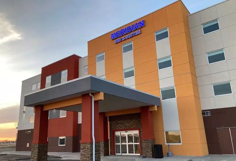 هتل Meridian Inn & Suites Regina Airport