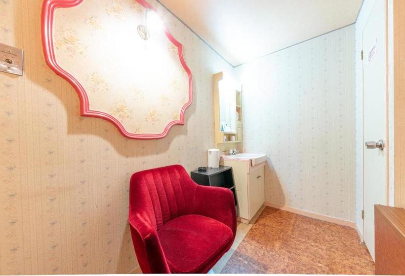 ホテル Oyo Sanmaruco