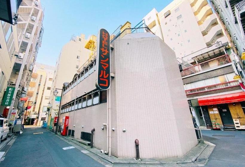 ホテル Oyo Sanmaruco