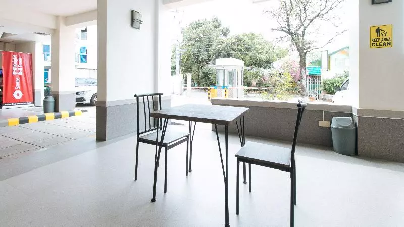 هتل Reddoorz Plus At Alpina Heights Paranaque