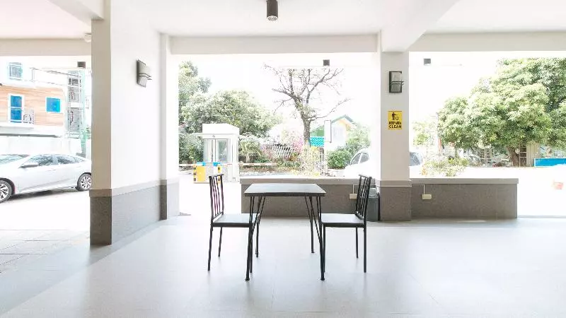 هتل Reddoorz Plus At Alpina Heights Paranaque