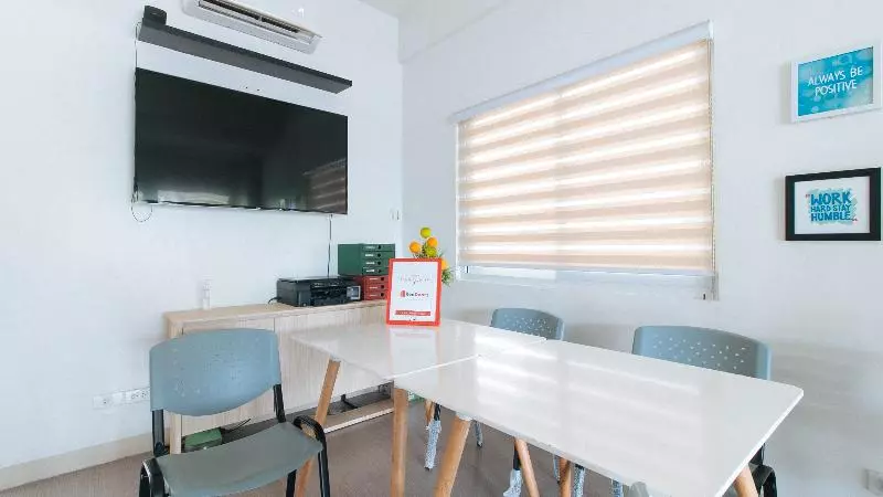 هتل Reddoorz Plus At Alpina Heights Paranaque