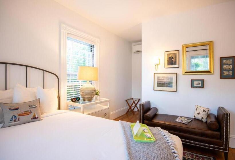 هتل Sand Bar Cottage Inn