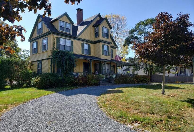 هتل Sand Bar Cottage Inn