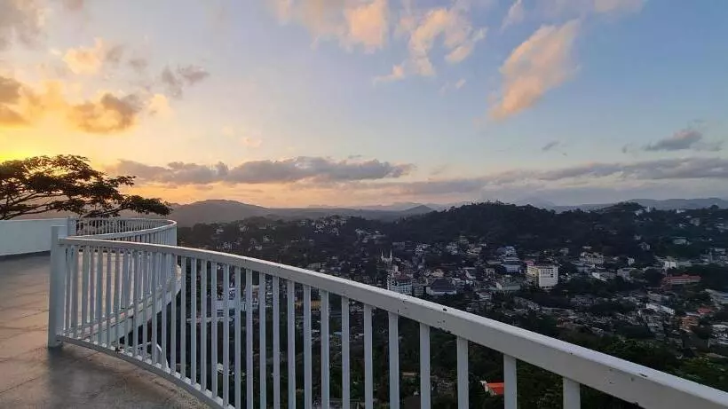Hotel The Summit