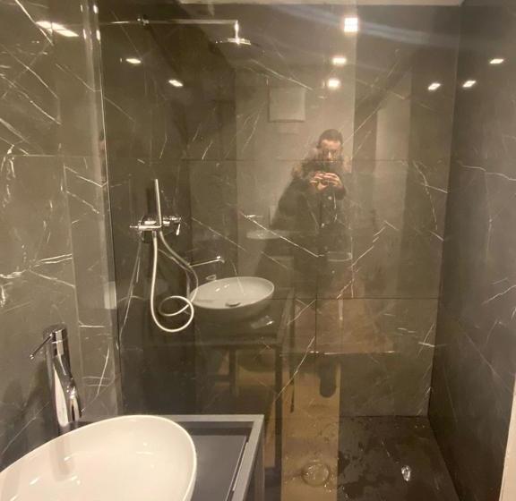 Pension (Hôtel basse catégorie) Empire   Affittacamere