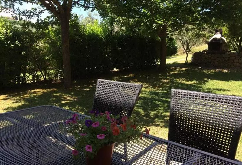 هتل Agriturismo Il Sasso