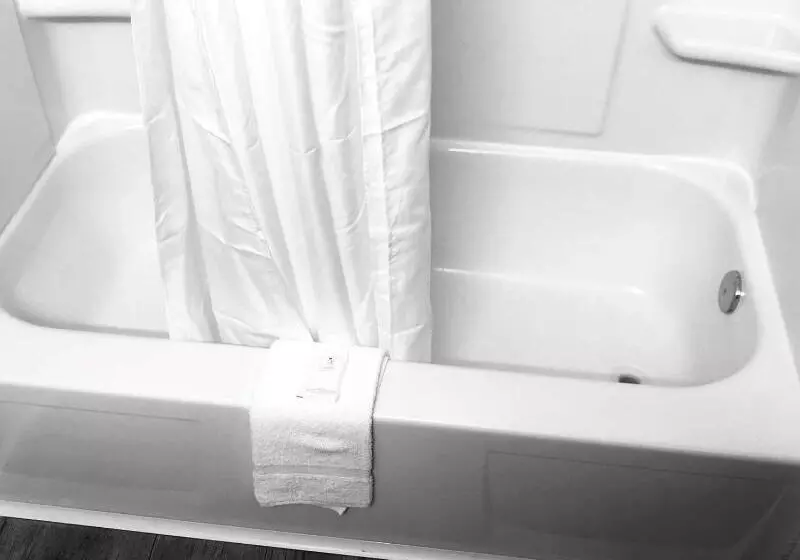 هتل Montgomery Inn & Suites