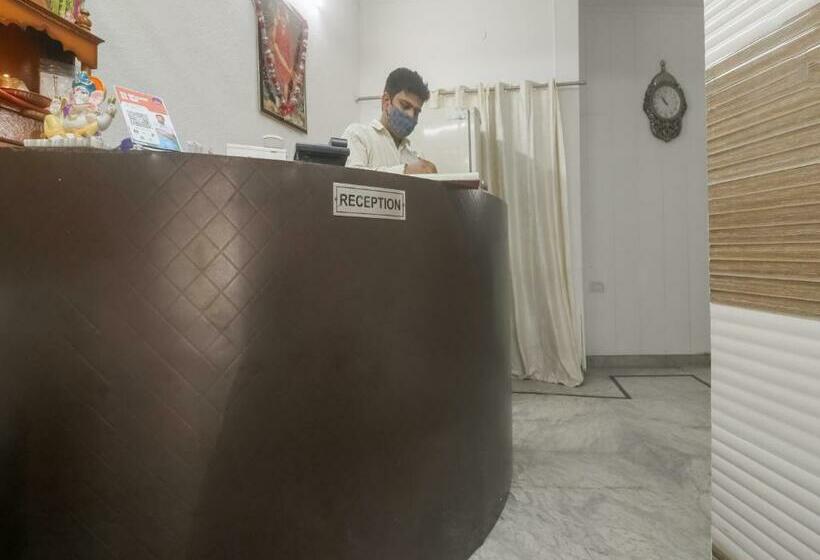 Отель Oyo 74020 Murlidhar Palace