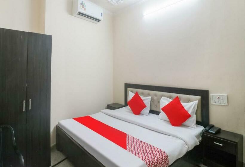 Отель Oyo 74020 Murlidhar Palace