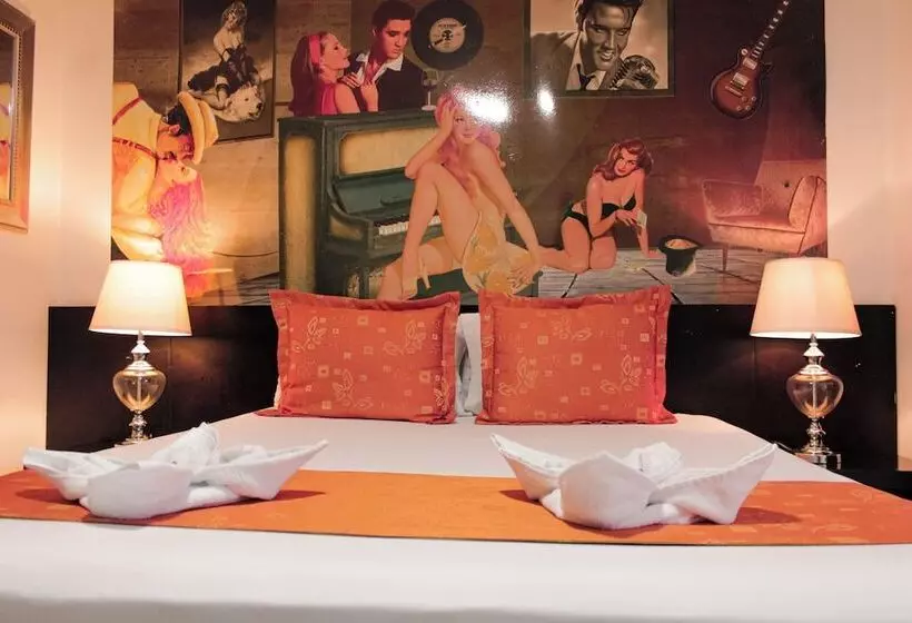 ホテル Plaza Garibaldi