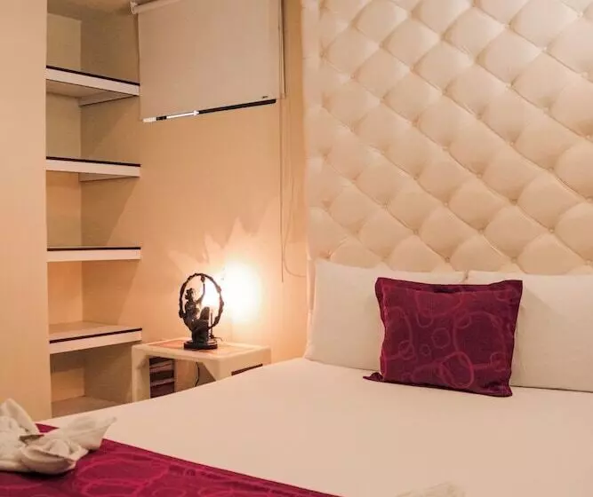 ホテル Plaza Garibaldi