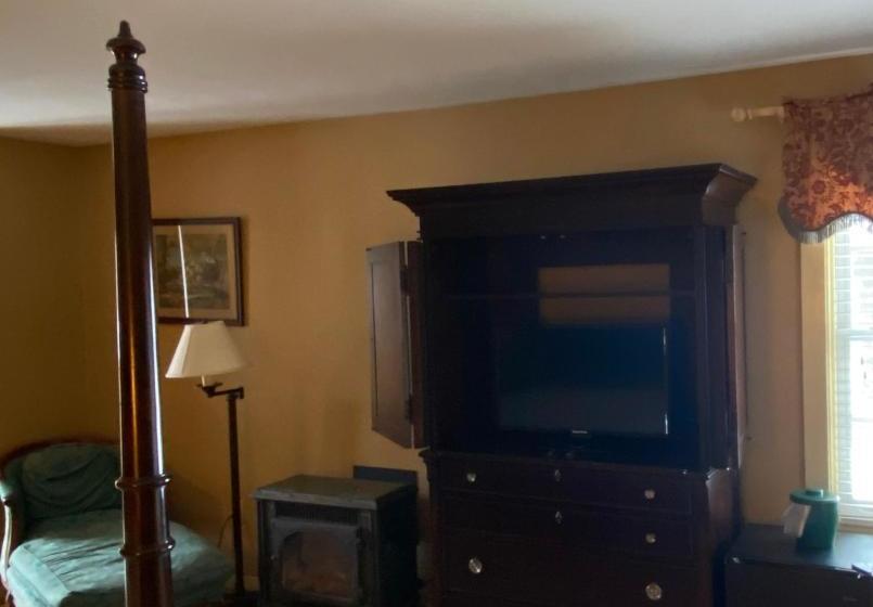 فندق The Stowe Inn &tavern