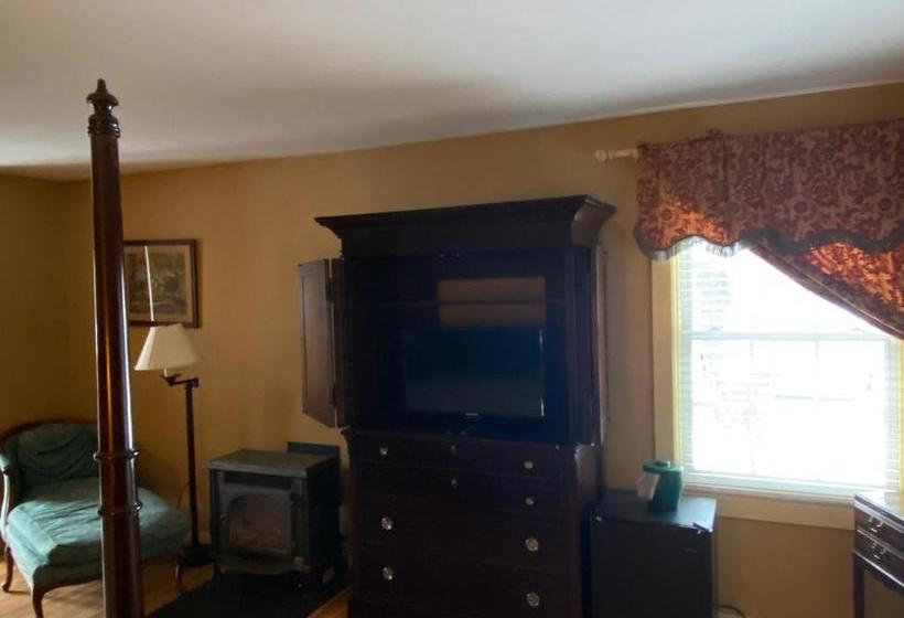 فندق The Stowe Inn &tavern