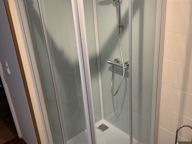 بنسيون Le Clos Des Tilleuls D Day Home, Chambres D Hôtes, Suite Avec Sauna Privatif, Suite Avec Balnéothéra