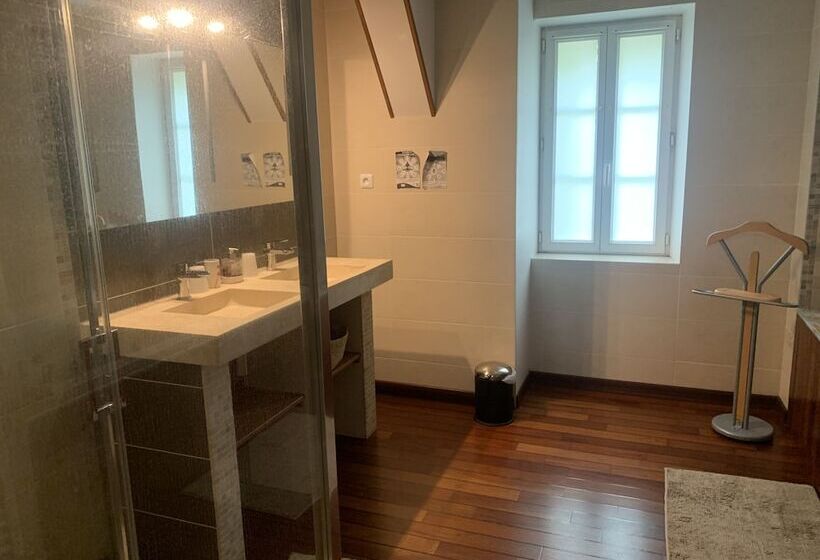 بنسيون Le Clos Des Tilleuls D Day Home, Chambres D Hôtes, Suite Avec Sauna Privatif, Suite Avec Balnéothéra