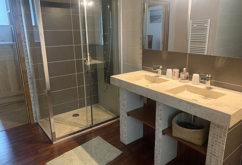 بنسيون Le Clos Des Tilleuls D Day Home, Chambres D Hôtes, Suite Avec Sauna Privatif, Suite Avec Balnéothéra