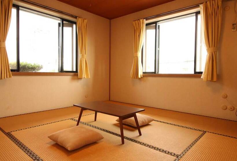 פנסיון Ryokan Kurumiya