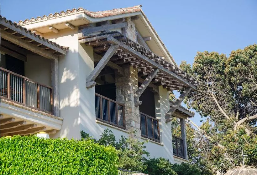 Columbia Beach Resort