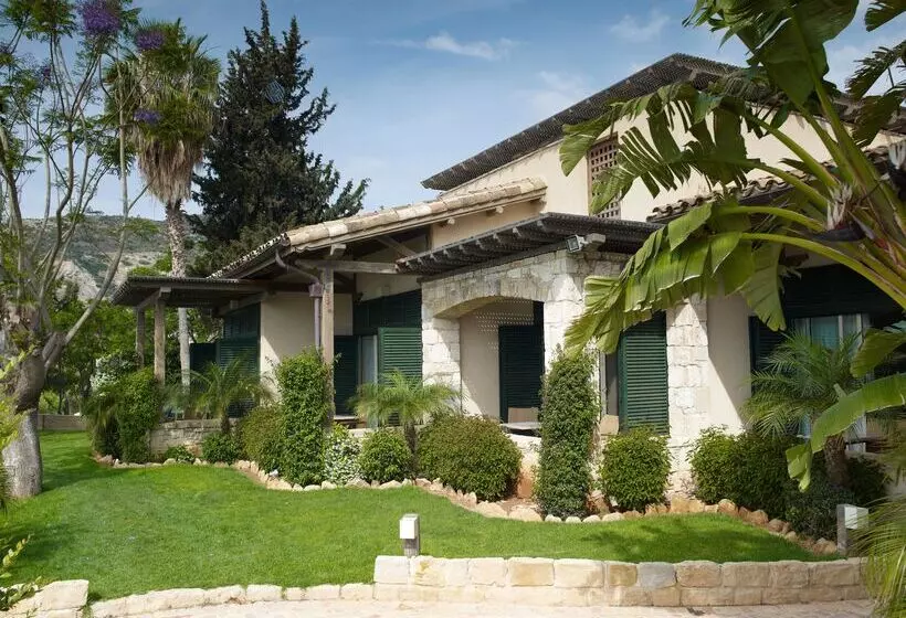 Columbia Beach Resort