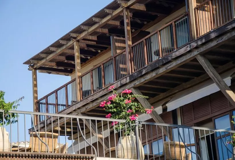 Columbia Beach Resort