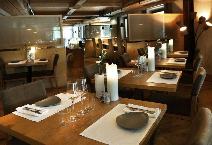 Holzhotel Forsthofalm