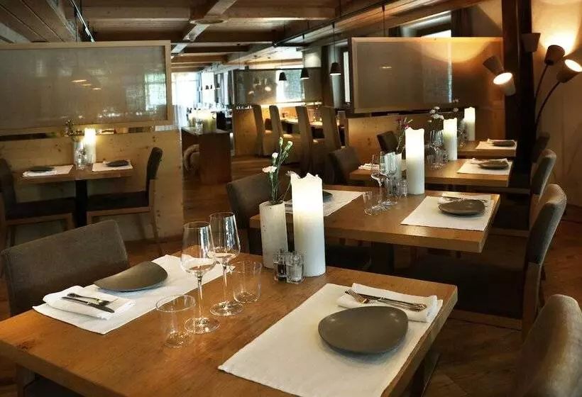 Holzhotel Forsthofalm