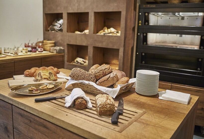 Holzhotel Forsthofalm