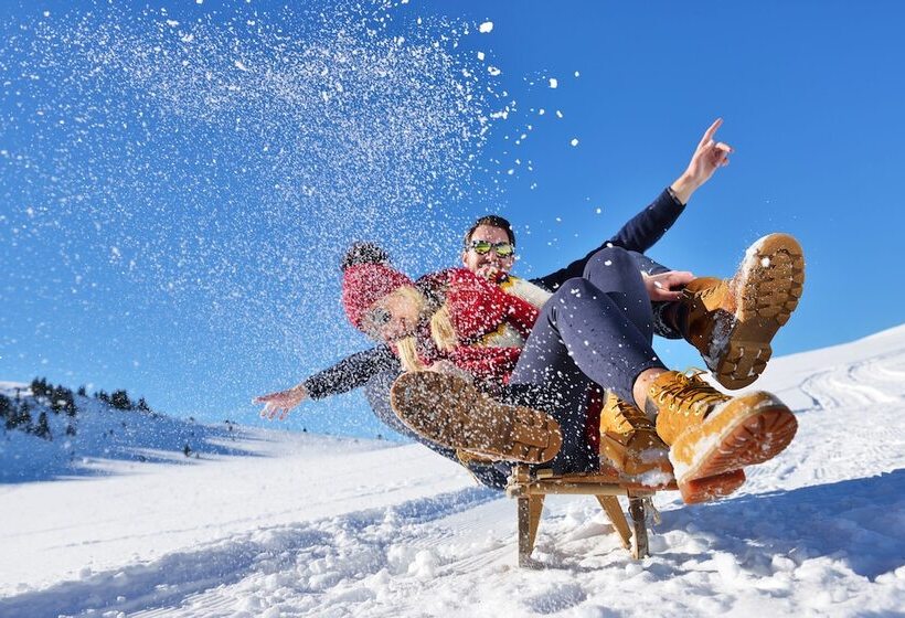 Holzhotel Forsthofalm