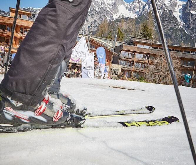 Holzhotel Forsthofalm