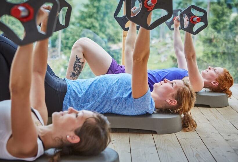 Holzhotel Forsthofalm