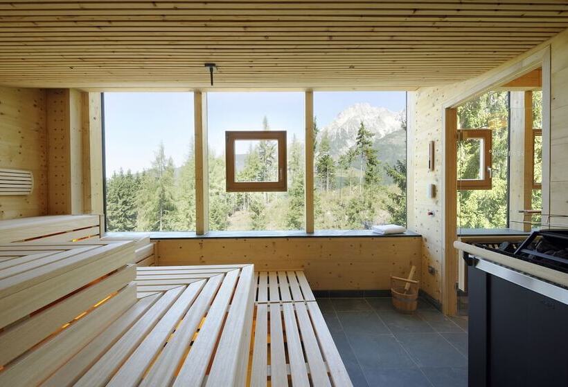 Holzhotel Forsthofalm