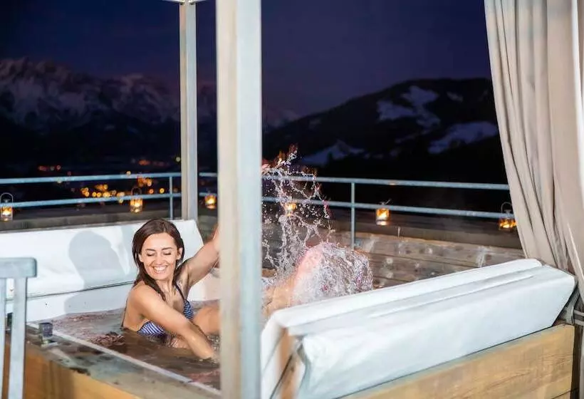 Holzhotel Forsthofalm