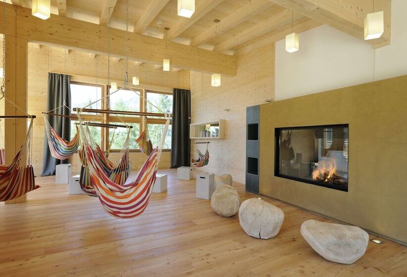 Holzhotel Forsthofalm
