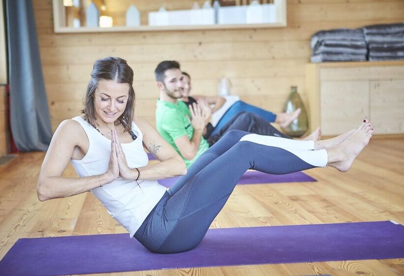 Holzhotel Forsthofalm