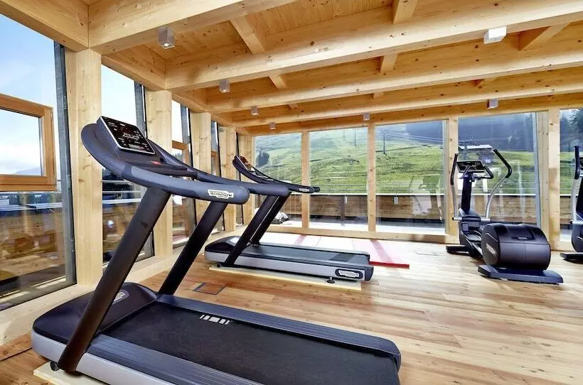 Holzhotel Forsthofalm