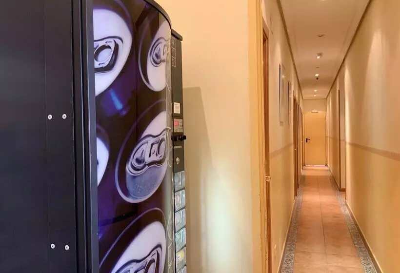 مسافرخانه Luz Madrid Rooms