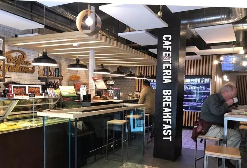 مسافرخانه Luz Madrid Rooms