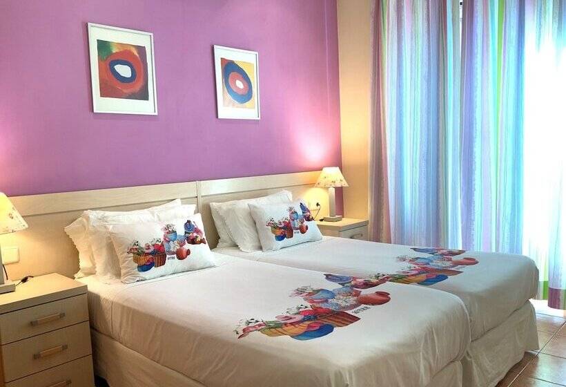 مسافرخانه Luz Madrid Rooms