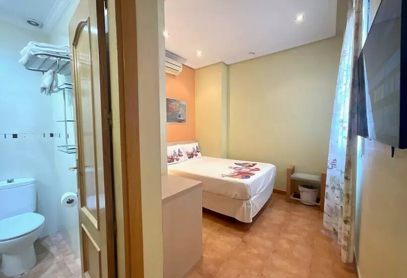 مسافرخانه Luz Madrid Rooms