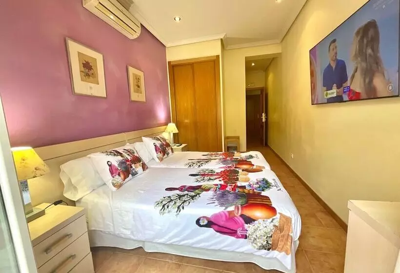 مسافرخانه Luz Madrid Rooms