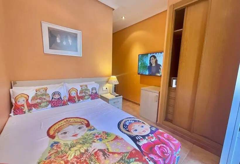 مسافرخانه Luz Madrid Rooms