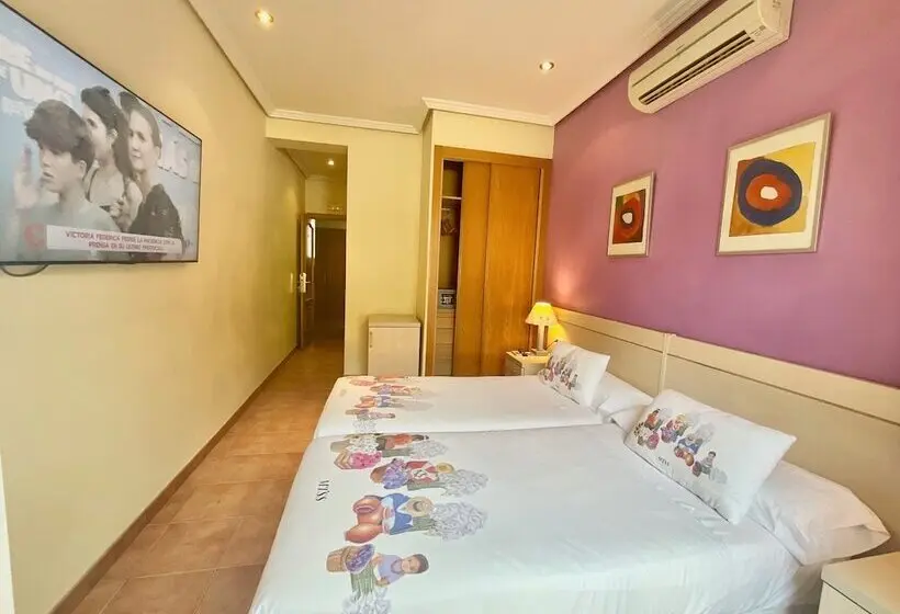 مسافرخانه Luz Madrid Rooms