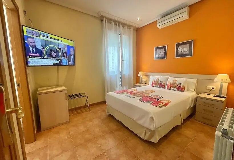 مسافرخانه Luz Madrid Rooms